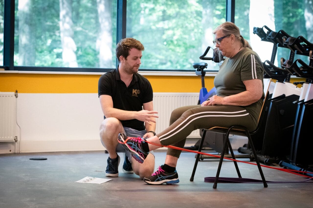 GLA:D oefening met Fysiotherapeut