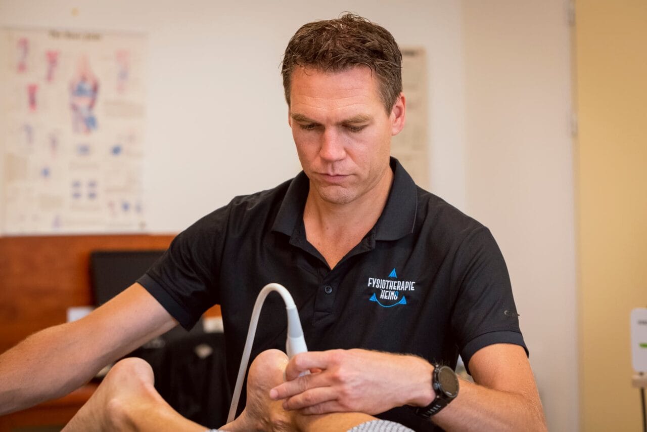 Fysiotherapie Heino - Fysiotherapeut maakt een echo